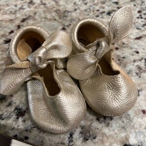 Freshly Picked toddler shoes with bow
